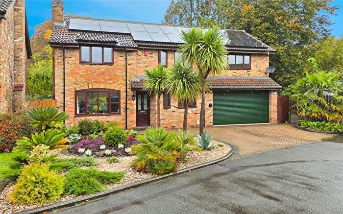 5 Bedroom Detached House For Sale In Templar Close, Sandhurst, Berkshire, GU47