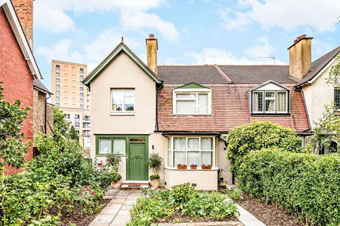 4 Bedroom Property For Sale In Heathfield Road, Acton, W3