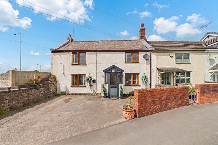 4 Bedroom End Of Terrace House For Sale In Chester Road, Penyffordd, CH4