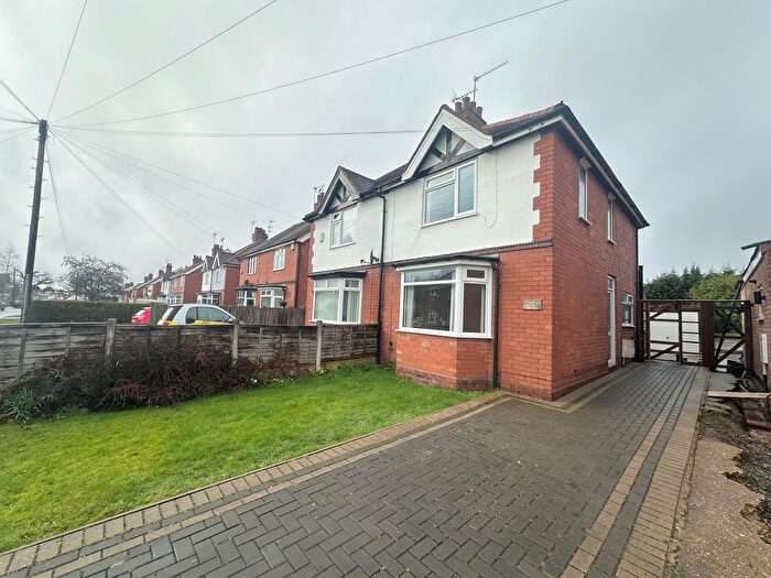 2 Bedroom Property To Rent In Crooks Lane, Studley, B80