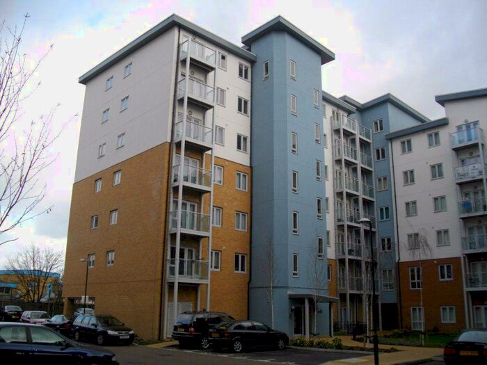 2 Bedroom Flat To Rent In Foundary Court, Slough, SL2