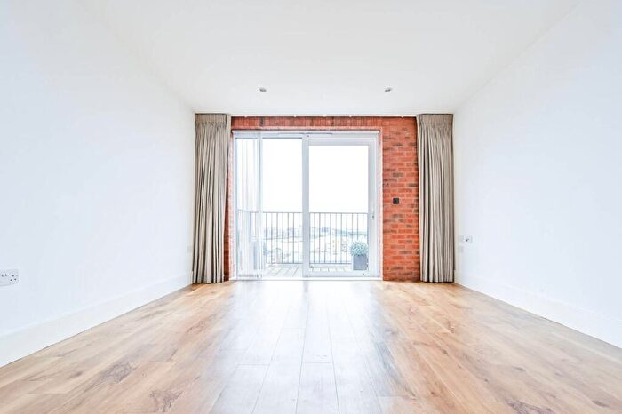 2 Bedroom Flat To Rent In Warehouse Court, Woolwich Riverside, London, SE18