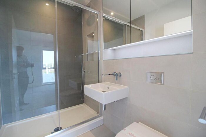 2 Bedroom Apartment To Rent In Flagstaff Road, Reading, RG2