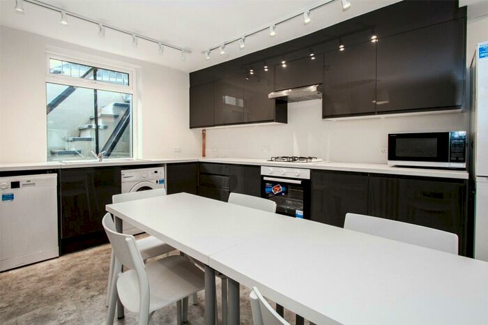 1 Bedroom Terraced House To Rent In Edinburgh Road, Brighton, East Sussex, BN2