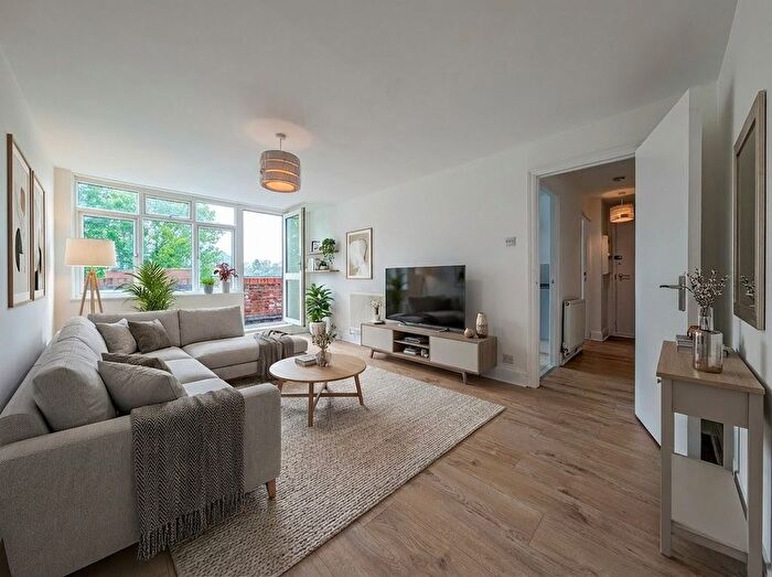 1 Bedroom Flat To Rent In Murfett Close, London, SW19