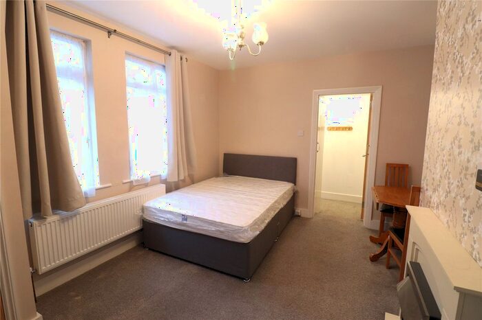 Studio To Rent In Algernon Road, Hendon, NW4