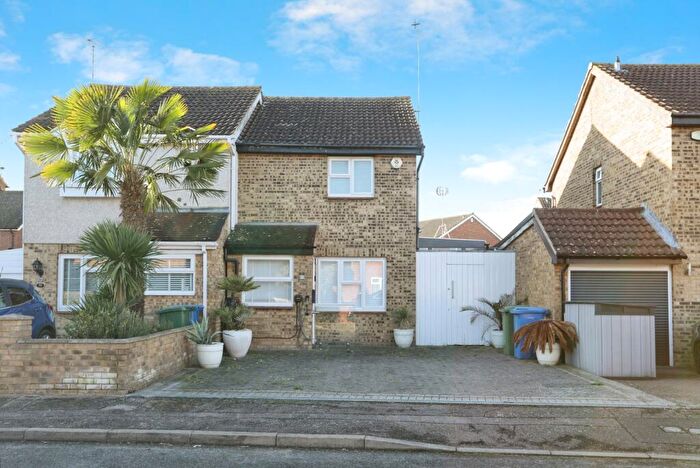 3 Bedroom Semi Detached House For Sale In Diligent Drive, Sittingbourne, Kent, ME10