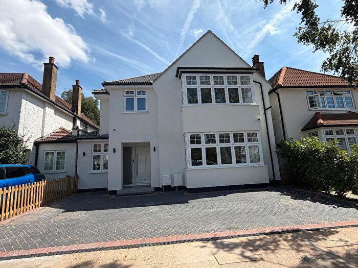 8 Bedroom Property To Rent In Beech Walk, London, NW7