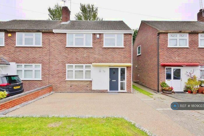 3 Bedroom Semi-Detached House To Rent In Queenswood Avenue, Hutton, Brentwood, CM13
