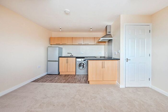 1 Bedroom Flat To Rent In Raywood Court, Stoughton, Guildford, GU2