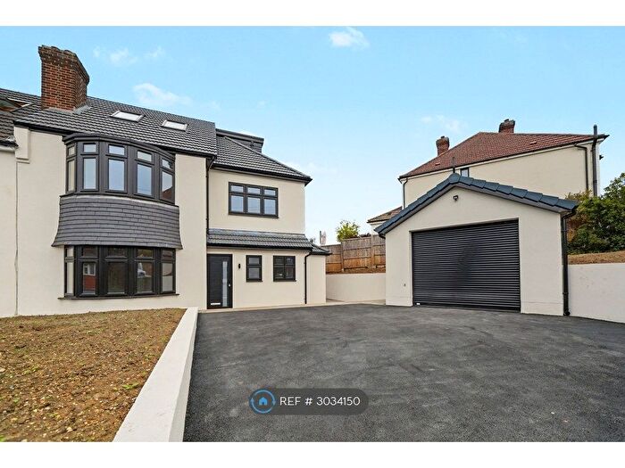 4 Bedroom Semi-Detached House To Rent In Castlewood Drive, London, SE9