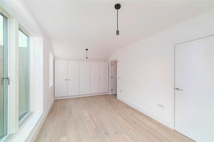 3 Bedroom Detached House To Rent In Penrose Mews, Lillie Road, London, SW6