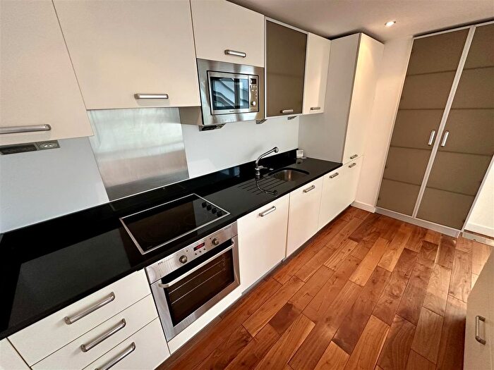 2 Bedroom Flat For Sale In The Edge, Clowes Street, Salford, M3