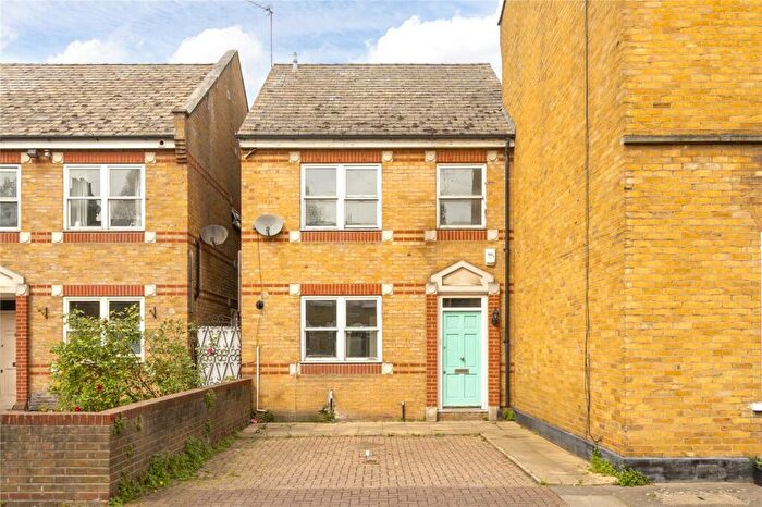 4 Bedroom House For Sale In Louisa Gardens, Stepney, London, E1