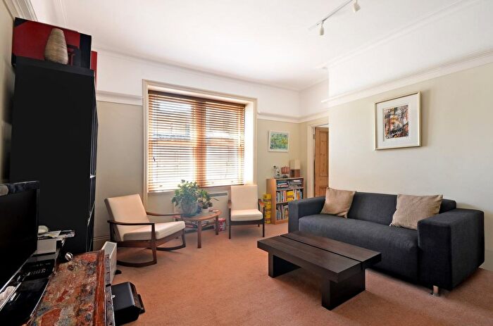 1 Bedroom Flat To Rent In Charing Cross Mansions, Charing Cross Road, London, Greater London, Covent Garden, WC2H