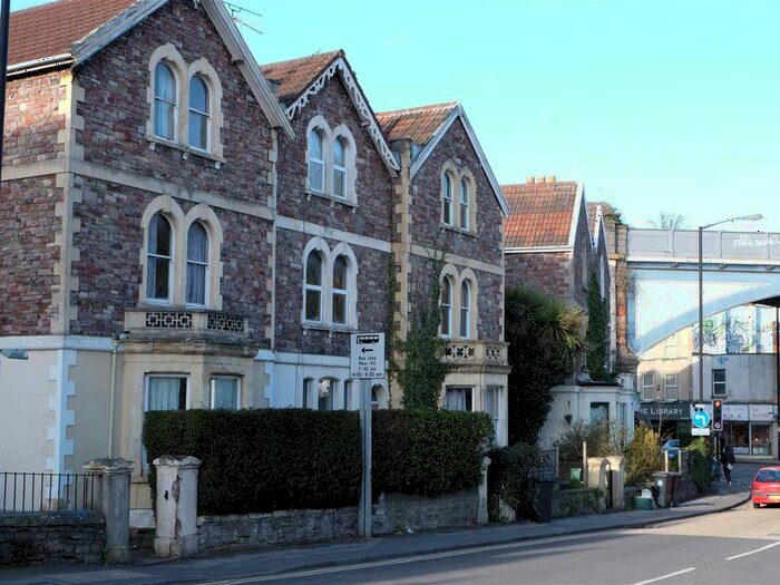 5 Bedroom Semi-Detached House To Rent In Cotham Brow, Bristol, BS6