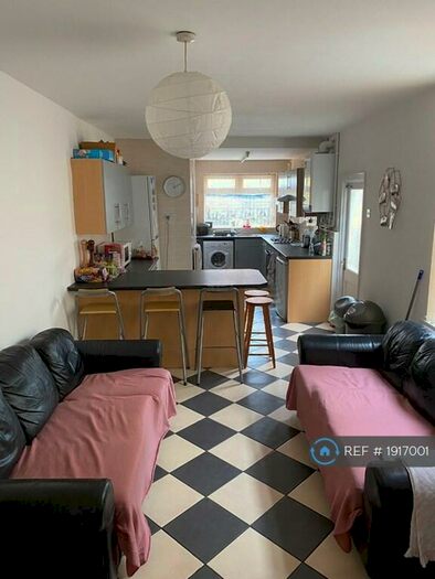 5 Bedroom Terraced House To Rent In Donald Street, Cardiff, CF24