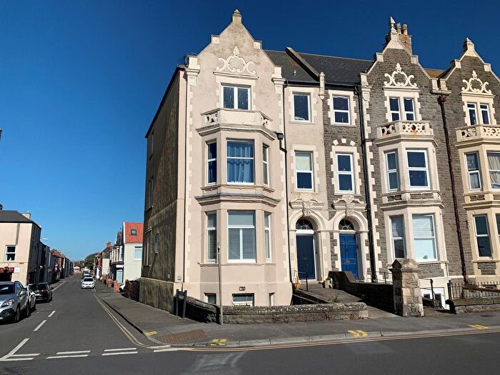 3 Bedroom Flat For Sale In Esplanade, Burnham-On-Sea, TA8