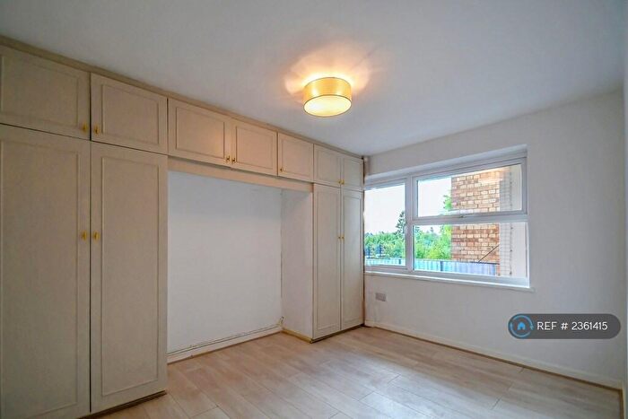 2 Bedroom Flat To Rent In Elm Road, Leigh-On-Sea, SS9