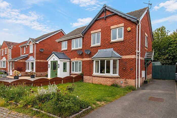 3 Bedroom Semi Detached House For Sale In Broadland Way, Lofthouse, Wakefield, WF3