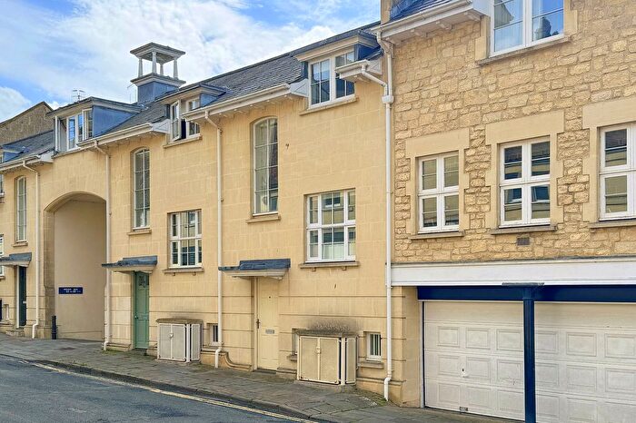 3 Bedroom Terraced House For Sale In Circus Mews, Bath, BA1