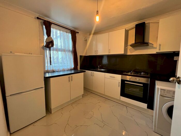 4 Bedroom Maisonette To Rent In Roman Road, Bethnal Green, E2