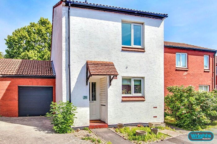 2 Bedroom Semi-detached House For Sale In Heather Shaw, Trowbridge, BA14