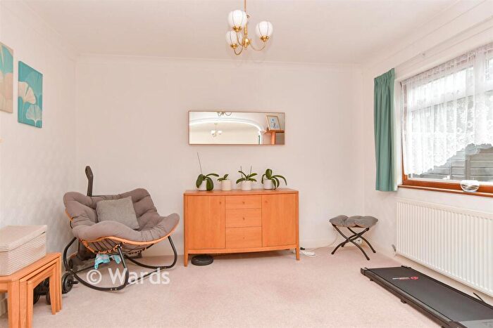 2 Bedroom Detached Bungalow For Sale In Elmfield Close, Gravesend, Kent, DA11