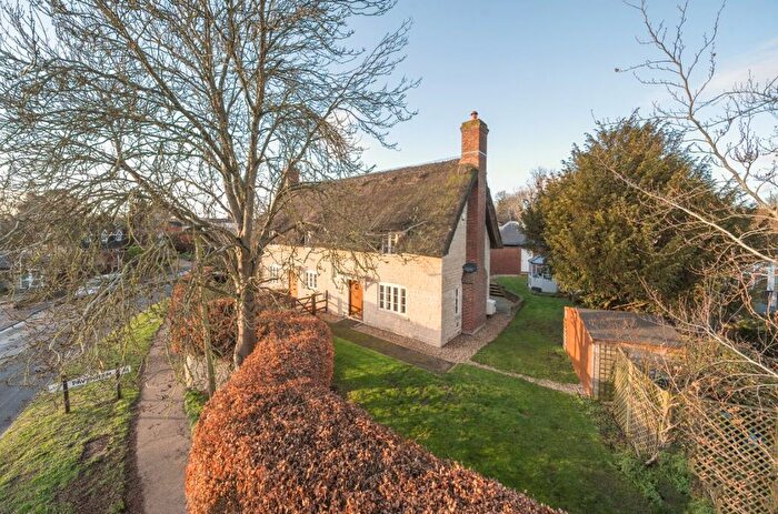 3 Bedroom Cottage For Sale In Sonning Cottages, High Street, Pavenham, Bedford, MK43