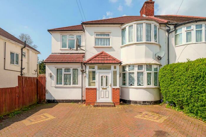 5 Bedroom Semi-Detached House To Rent In Kenmore Avenue, Harrow, HA3
