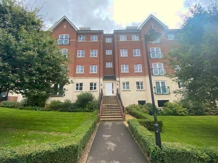 2 Bedroom Apartment To Rent In Walton Street, Aylesbury, HP21