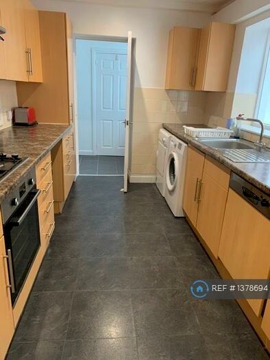 3 Bedroom End Of Terrace House To Rent In Crozier Rd, Plymouth, PL4