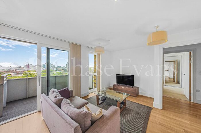 1 Bedroom Flat For Sale In Ivy Point, Hannaford Walk, St. Andrew's, Bromley-By-Bow, London, E3