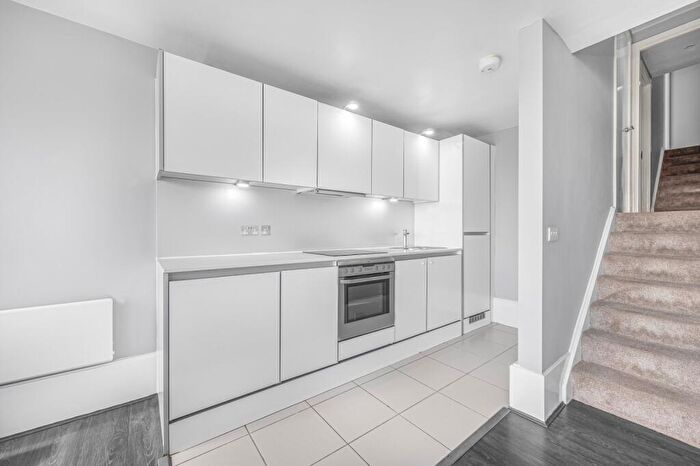 2 Bedroom Flat To Rent In George Beard Road, Surrey Quays, SE8