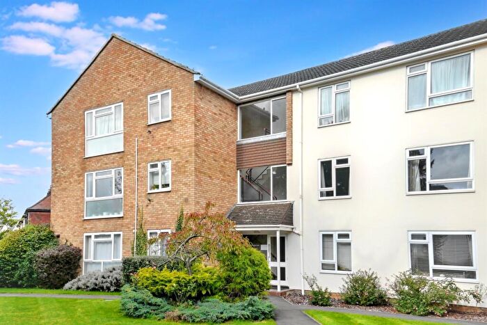 1 Bedroom Flat To Rent In Harris Close, EN2