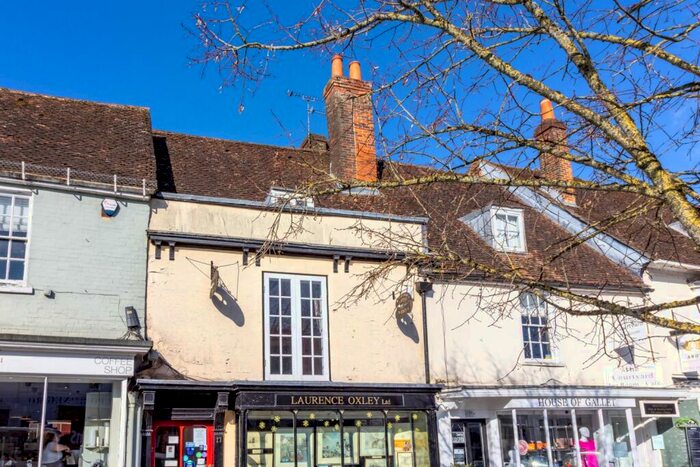 2 Bedroom Maisonette To Rent In Flat Above Broad Street, Alresford, SO24