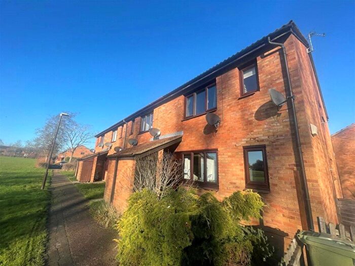 1 Bedroom Flat To Rent In Downland, Two Mile Ash, Milton Keynes, MK8