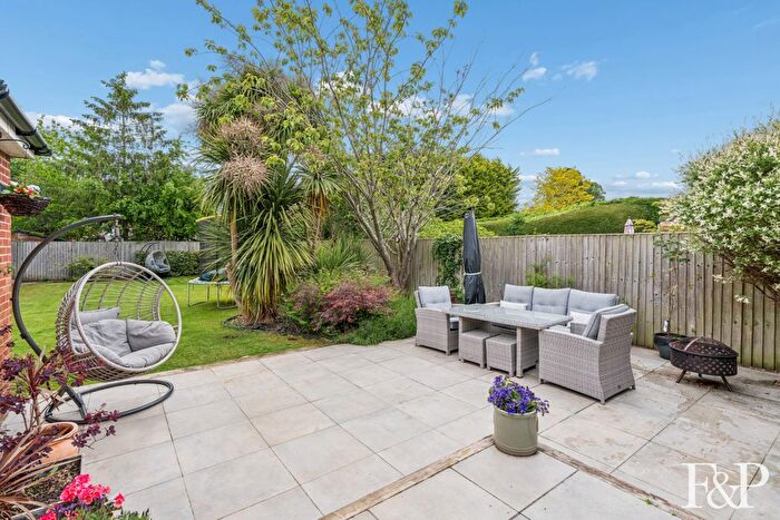 4 Bedroom Semi-detached House For Sale In Meadow Close, Marlow, SL7