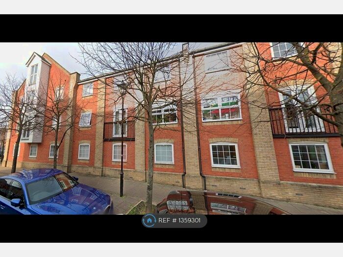 3 Bedroom Flat To Rent In Hesper Road, Colchester, CO2