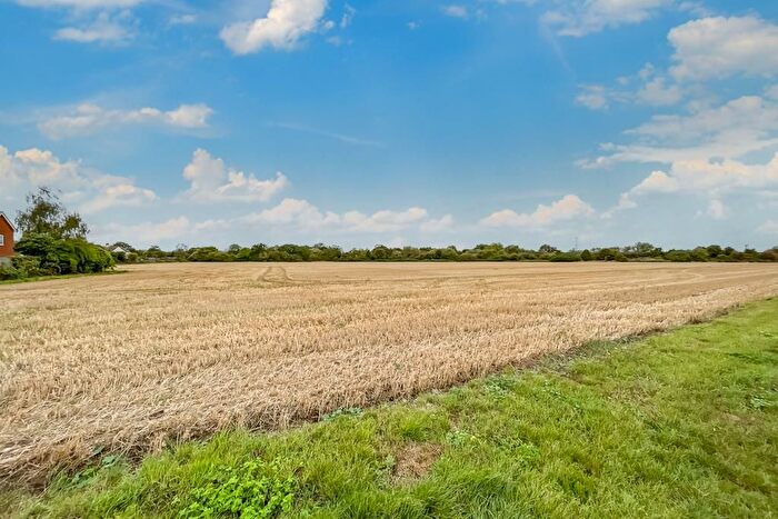 4 Bedroom Detached House For Sale In Stilwells, Rochford, SS4