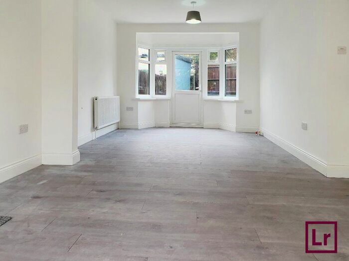 6 Bedroom End Of Terrace House To Rent In Wood End Lane, Northolt, Middlesex, UB5