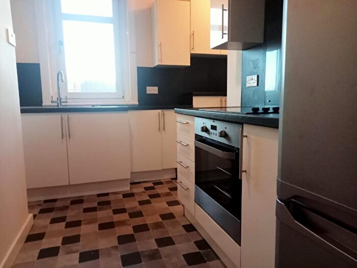 2 Bedroom Flat To Rent In Danes Drive, Knightswood, Glasgow, G14