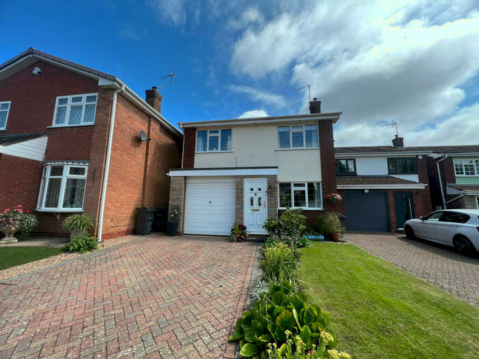 3 Bedroom Detached House To Rent In Pipers Green, Birmingham, West Midlands, B28