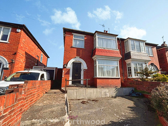 3 Bedroom Semi Detached House For Sale In Bramworth Road, Hexthorpe, Doncaster, DN4