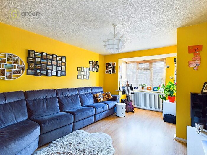 3 Bedroom End Of Terrace House For Sale In Kirkwood Avenue, Erdington, B23