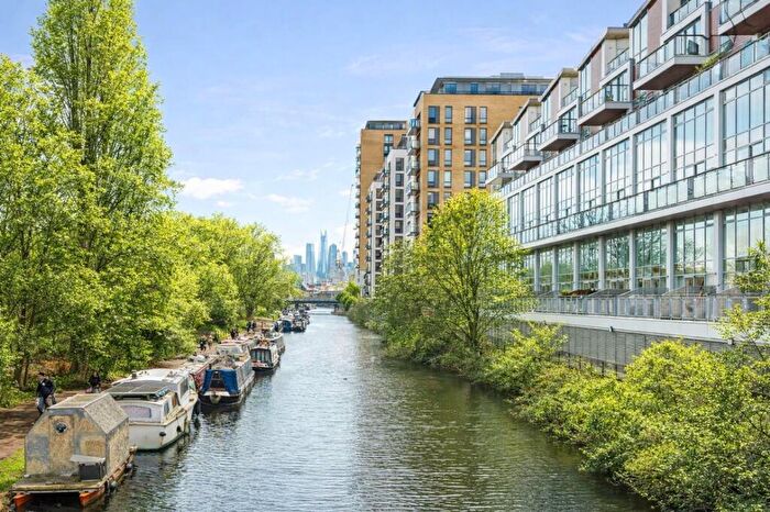 2 Bedroom Apartment For Sale In Sutton Wharf Development, Bethnal Green, E2