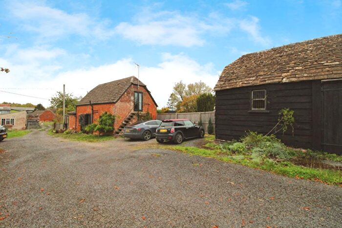 2 Bedroom Detached House For Sale In Grittenham, Pinnells Farm, SN15