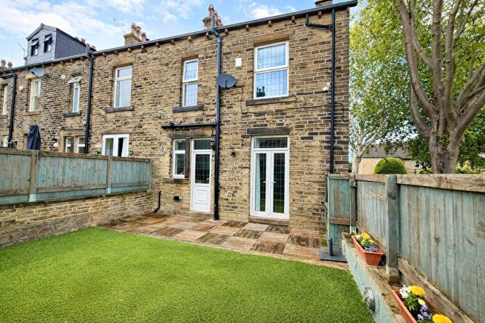 4 Bedroom Terraced House For Sale In St. Albans Road, Halifax, HX3