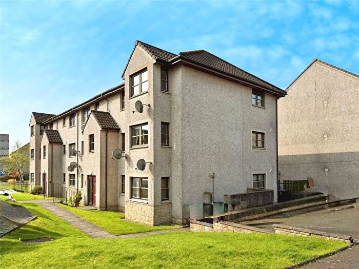 2 Bedroom Flat To Rent In David Henderson Court, Dunfermline, Fife, KY12