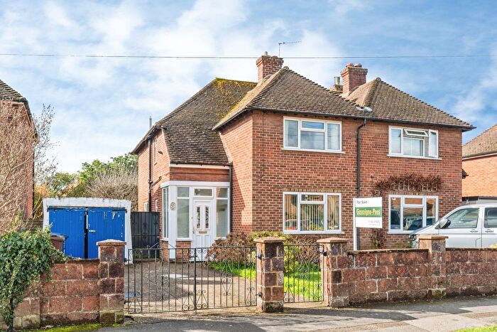 3 Bedroom Semi Detached House For Sale In Nursery Road, Godalming, Surrey, GU7